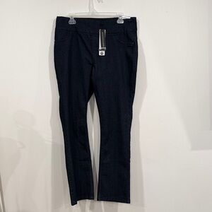 NWT Roadrunner pull on comfort fit Jeans Straight Leg Denim